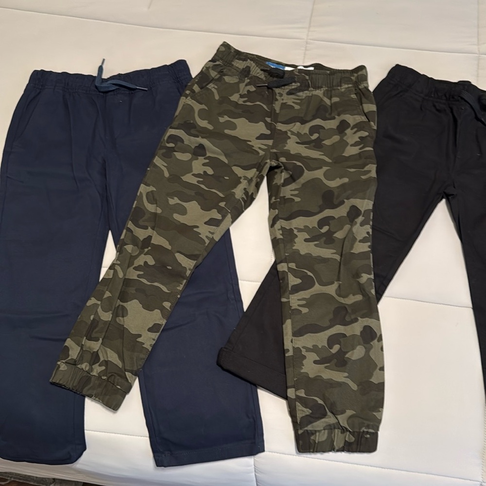 Like New! Old Navy’s built-in flex boys pants
